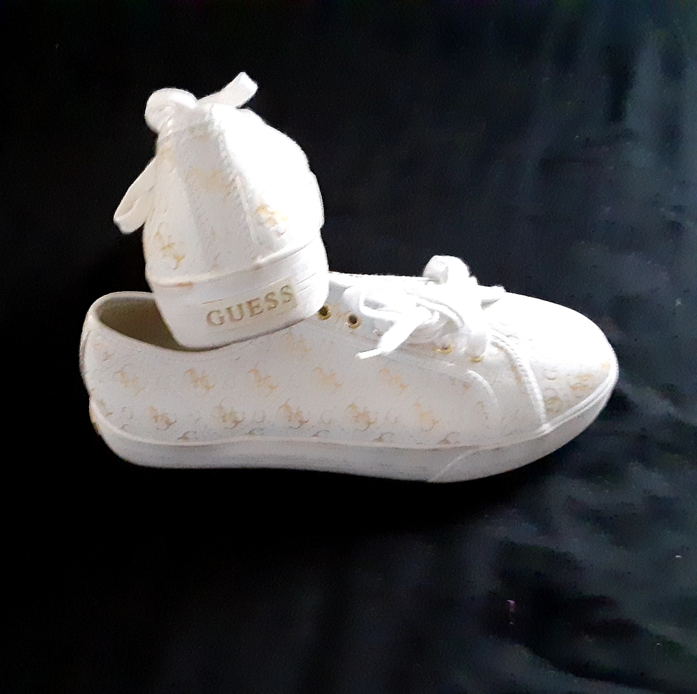 Womens sneakers